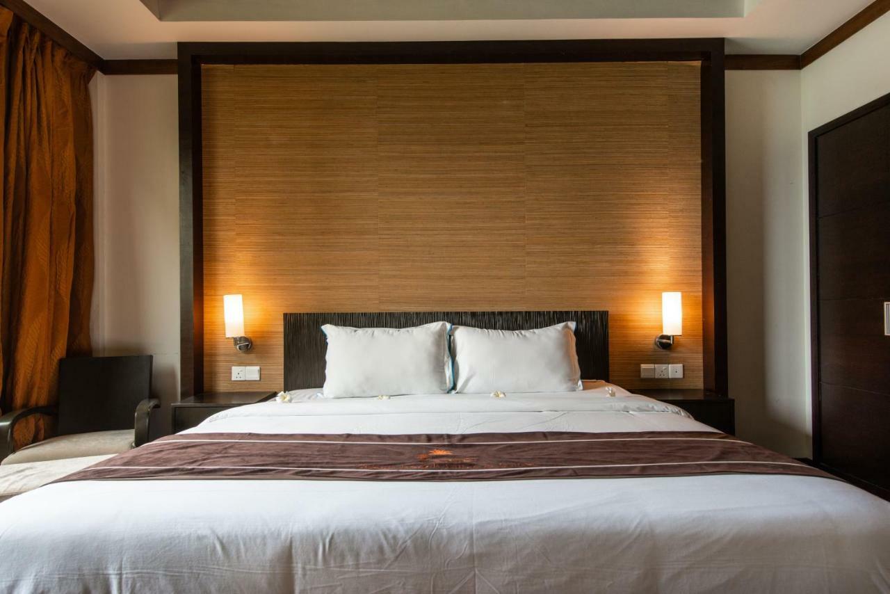 ซาบาห์ บีช วิลลา แอนด์ สวีท Hotel โกตาคินาบาลู ภายนอก รูปภาพ